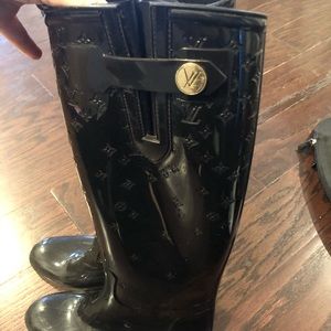 AUTHENTIC LOUIS VUITTON RAIN BOOTS
